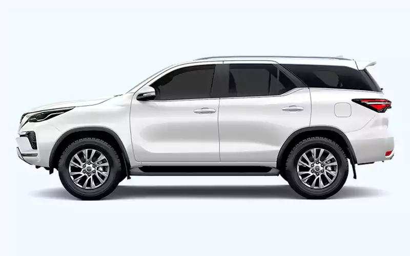 Fortuner White Pearl Crystal Shine
